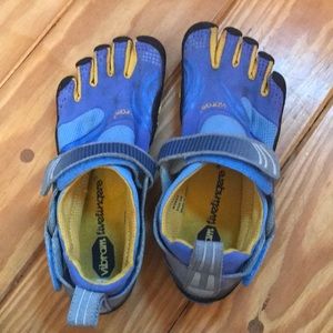 Vibram FiveFingers size 38